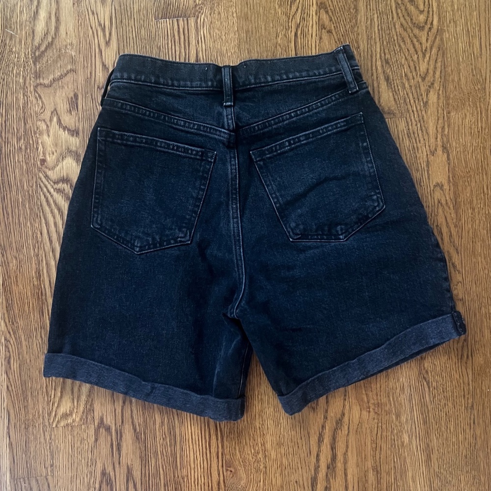 Abercrombie & Fitch:   The Pleated Short Ultra High Rise Black Jean Short - Picture 2 of 7